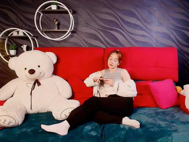 EvaHoward live cam preview
