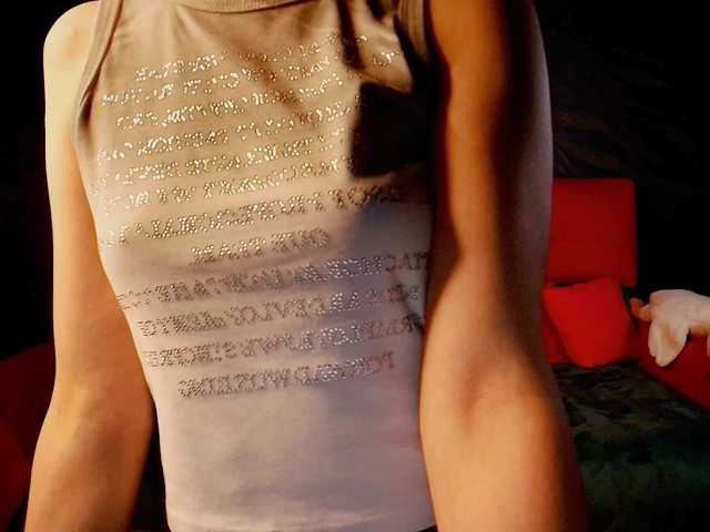 EvaHoward live cam preview