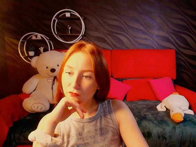 EvaHoward live cam preview