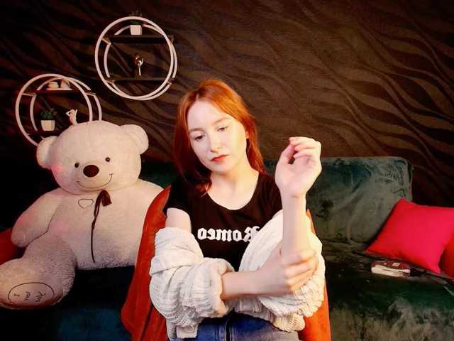 EvaHoward, live now on BongaCams