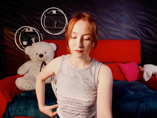 EvaHoward live cam preview