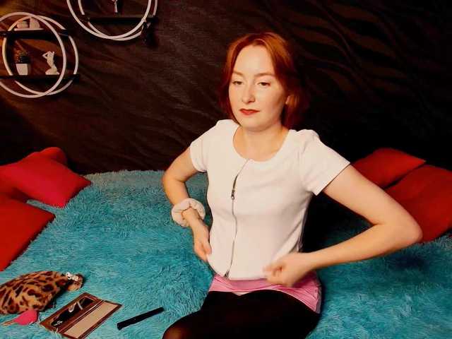 EvaHoward live cam preview