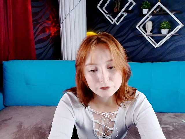 EvaHoward live cam preview
