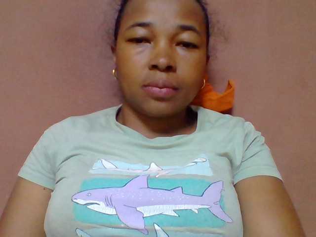 Tryciah1a live cam on BongaCams