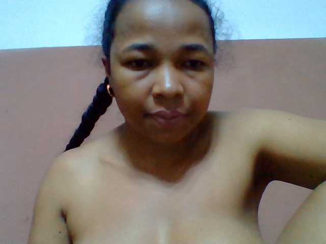 Tryciah1a live cam on BongaCams