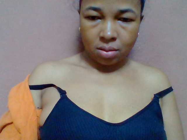 Tryciah1a live cam