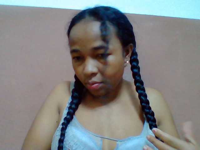 Tryciah1a live cam on BongaCams
