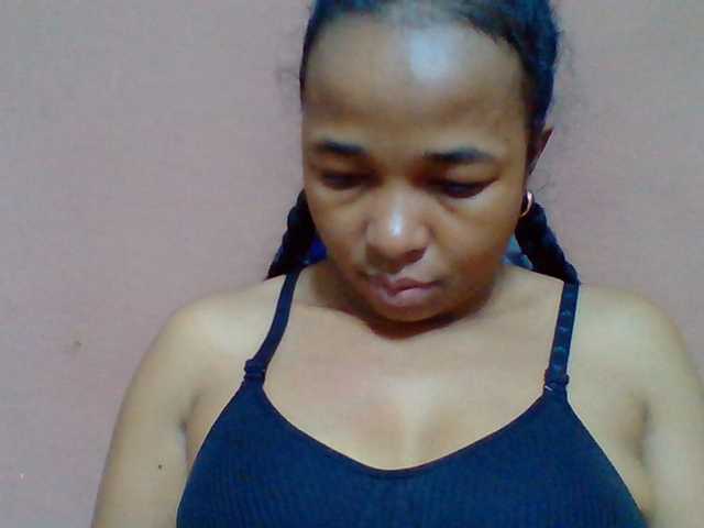 Tryciah1a live cam on BongaCams
