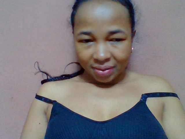 Tryciah1a live cam on BongaCams