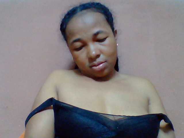 Tryciah1a live cam on BongaCams