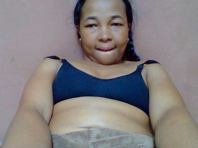 Tryciah1a live cam on BongaCams