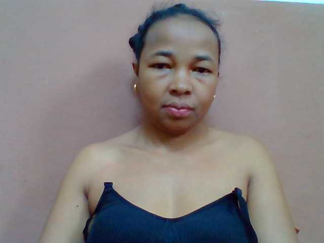 Tryciah1a live cam on BongaCams