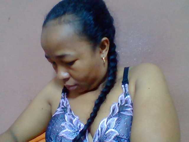 Tryciah1a live cam