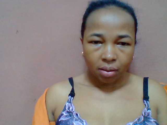 Tryciah1a live cam