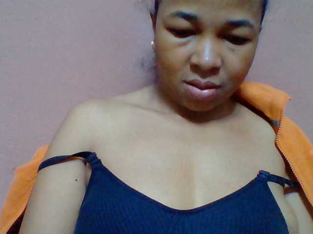 Tryciah1a live cam