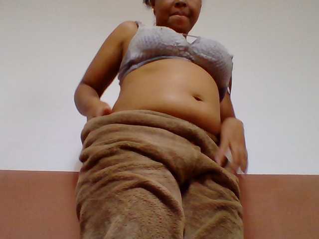 Tryciah1a live cam on BongaCams