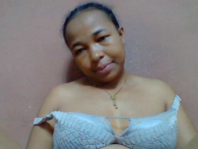 Tryciah1a live cam on BongaCams