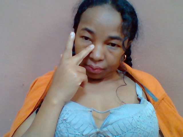 Tryciah1a live cam on BongaCams