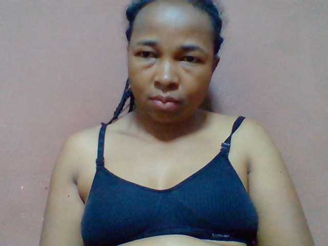 Tryciah1a live cam on BongaCams