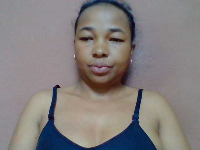 Tryciah1a live cam on BongaCams