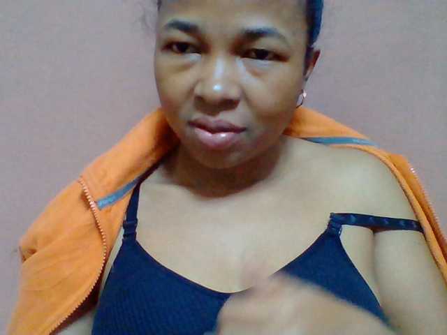 Tryciah1a live cam