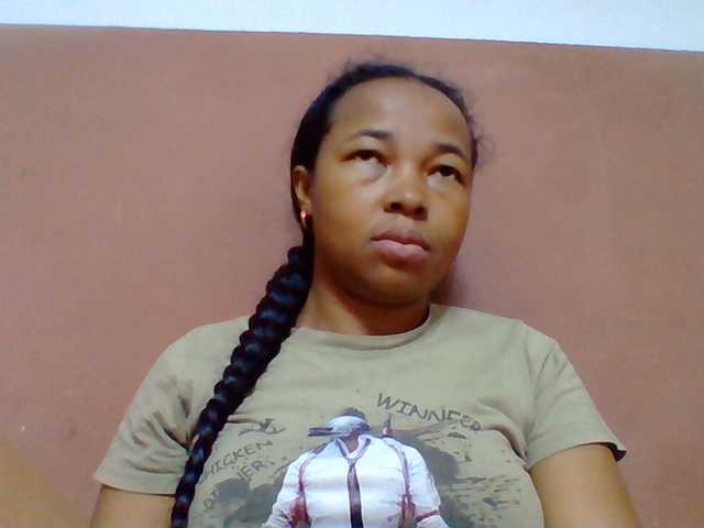 Tryciah1a live cam on BongaCams