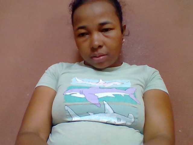 Tryciah1a live cam on BongaCams