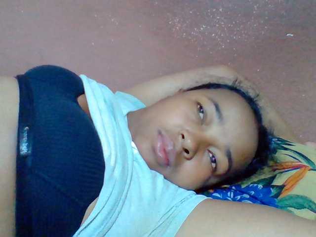 Tryciah1a live cam on BongaCams