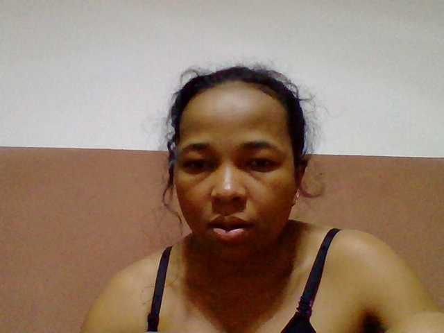 Tryciah1a live cam on BongaCams