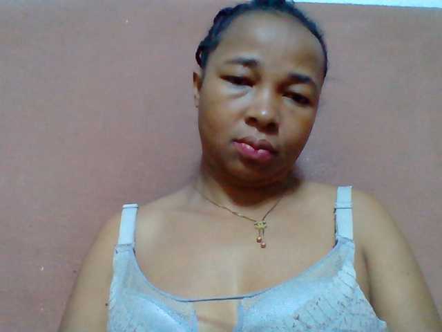 Tryciah1a live cam on BongaCams
