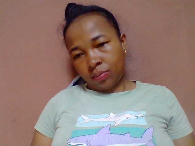 Tryciah1a live cam on BongaCams