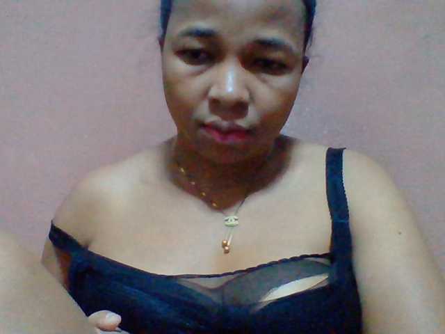 Tryciah1a live cam on BongaCams