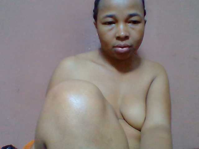 Tryciah1a live cam on BongaCams