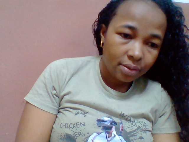 Tryciah1a live cam on BongaCams