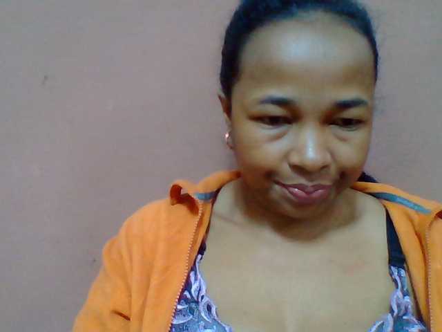 Tryciah1a live cam on BongaCams