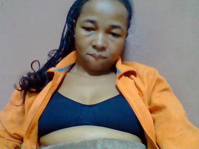 Tryciah1a live cam on BongaCams