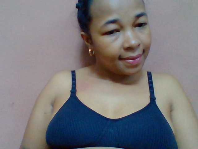 Tryciah1a live cam on BongaCams