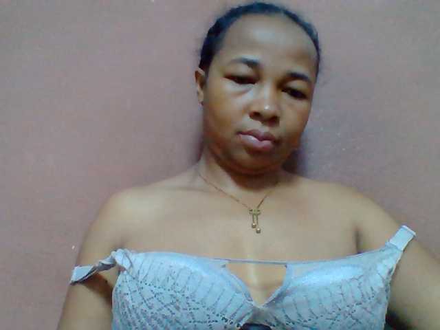 Tryciah1a live cam on BongaCams