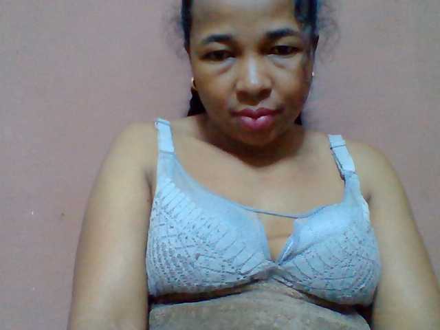 Tryciah1a live cam on BongaCams