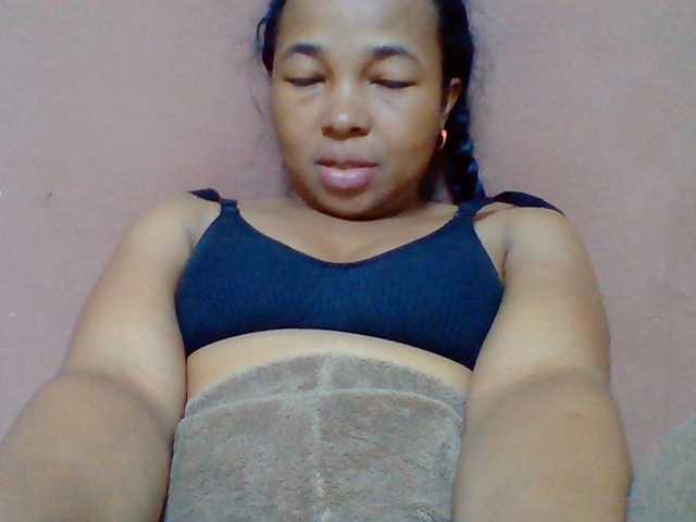Tryciah1a live cam on BongaCams