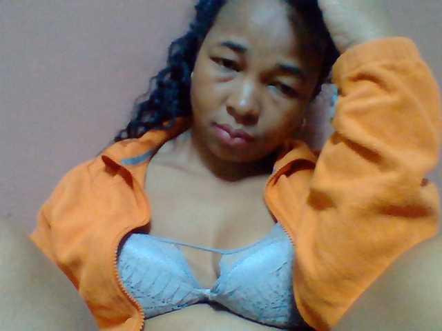 Tryciah1a live cam on BongaCams
