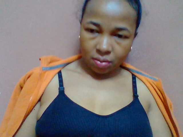 Tryciah1a live cam