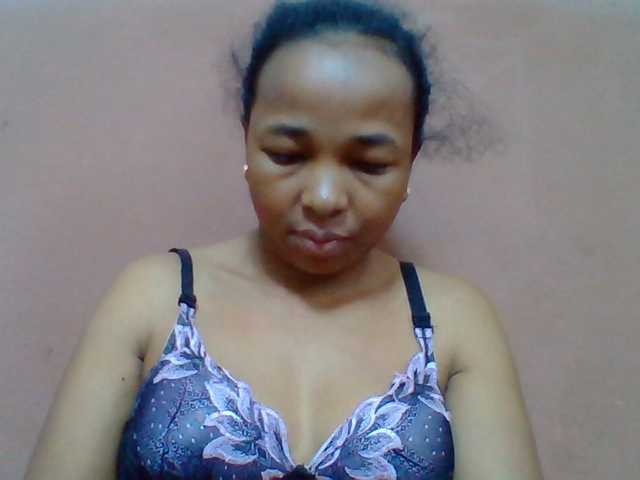 Tryciah1a live cam