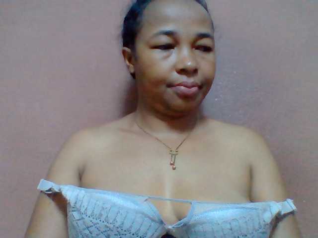 Tryciah1a live cam on BongaCams