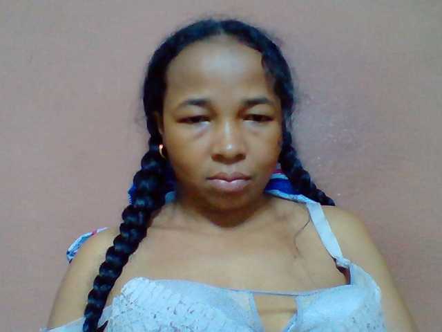 Tryciah1a live cam on BongaCams