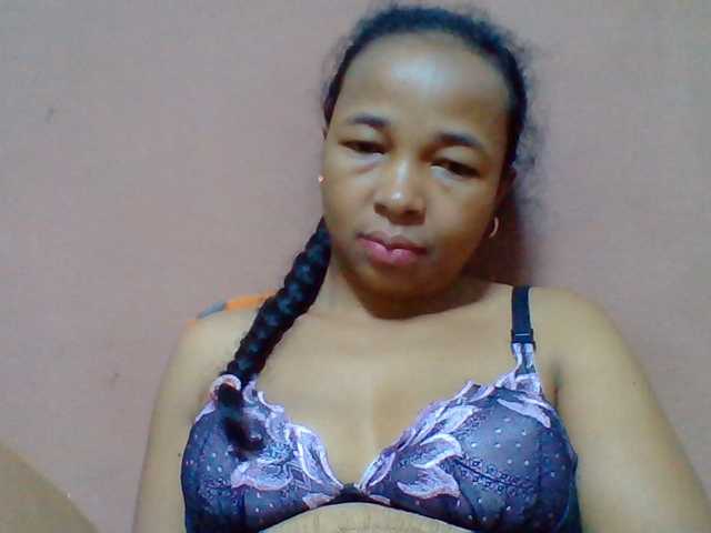 Tryciah1a live cam on BongaCams