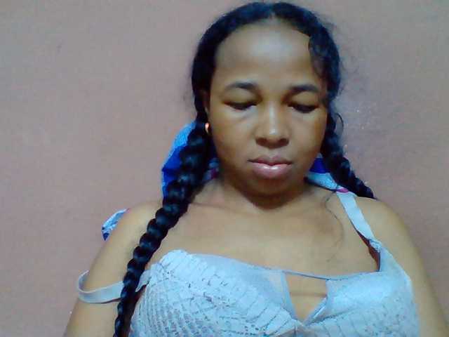 Tryciah1a live cam on BongaCams