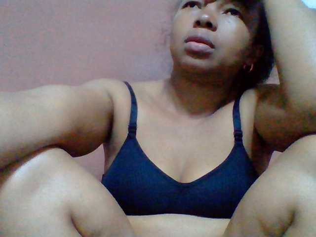 Tryciah1a live cam