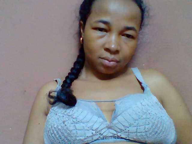Tryciah1a live cam on BongaCams