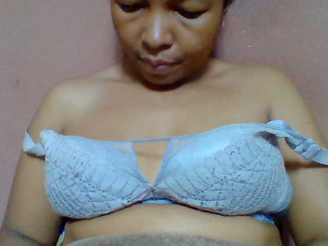 Tryciah1a live cam on BongaCams